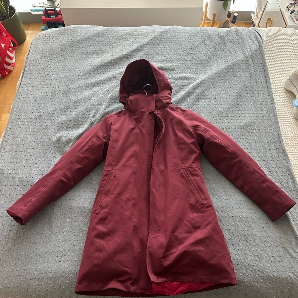 Patagonia Women's Maroon Hooded Ski Jacket